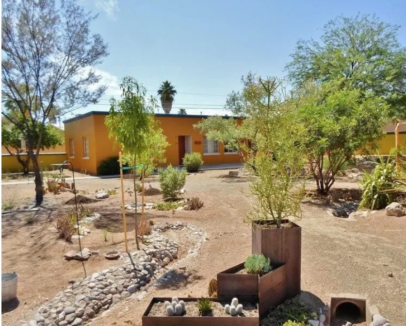 1 bed 1 bath apartment in quiet area right by the campus!