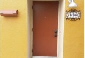 1 bed 1 bath apartment in quiet area right by the campus!