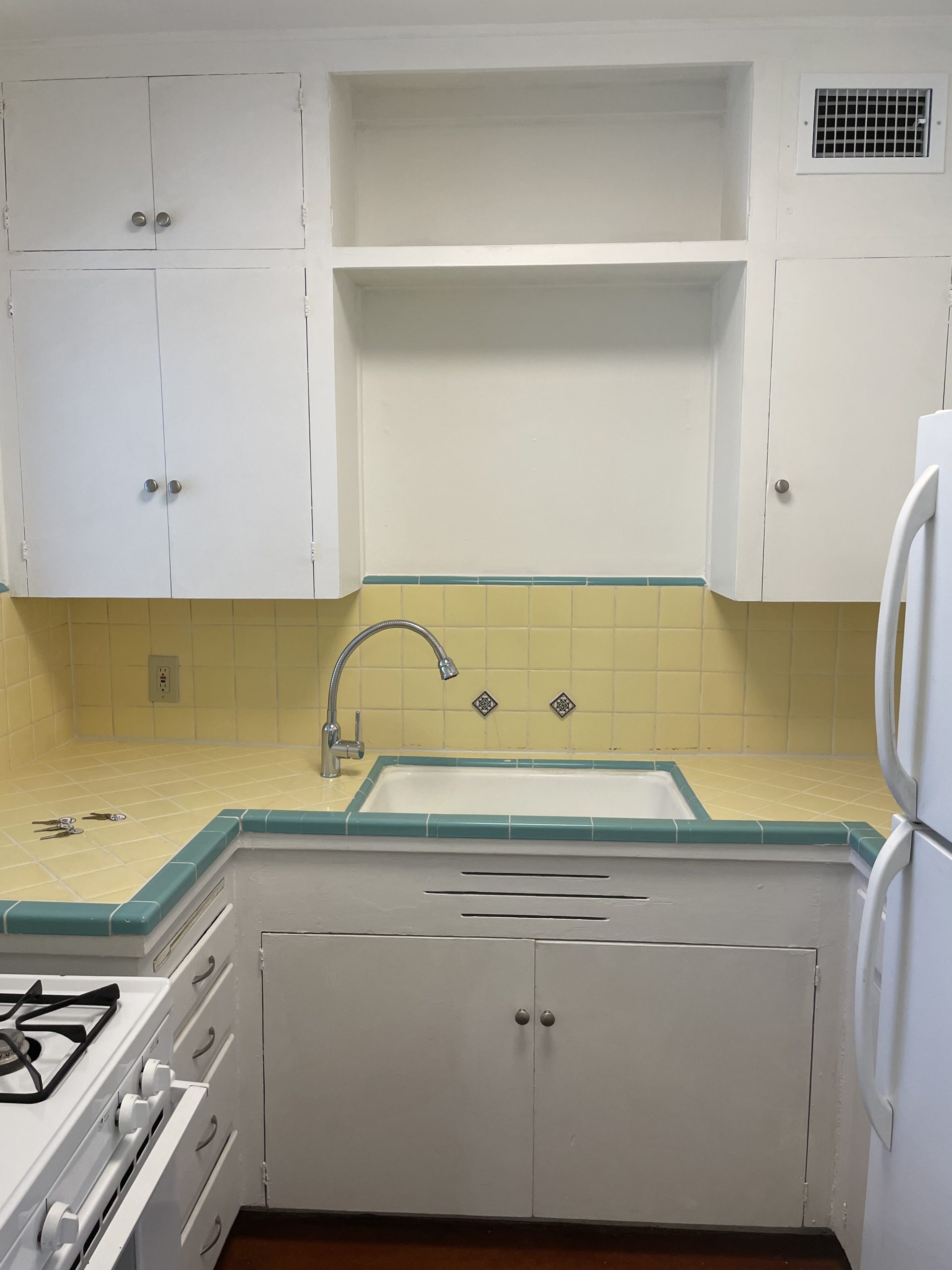 Quiet 2 Bedroom Townhome 3 blocks from Campus