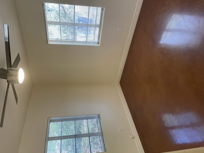 Quiet 2 Bedroom TH 3 Blocks from Campus