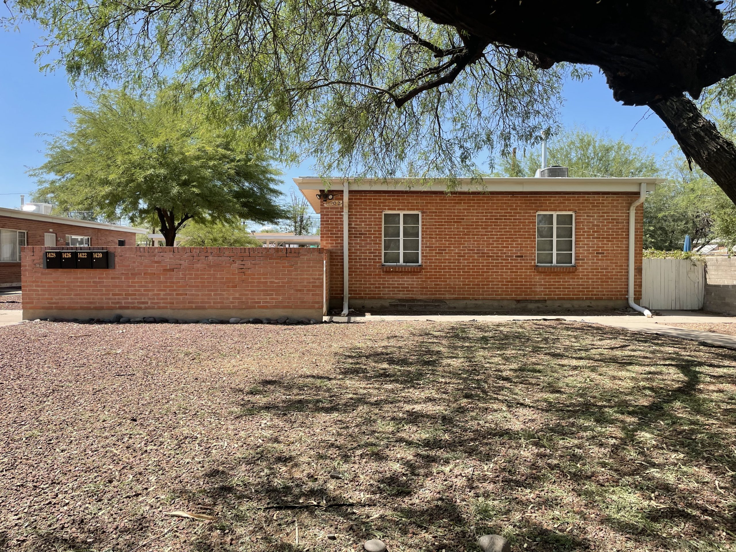 Quiet 2 Bedroom Townhome 3 blocks from Campus