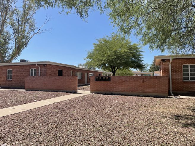 Quiet 2 Bedroom Townhome 3 blocks from Campus