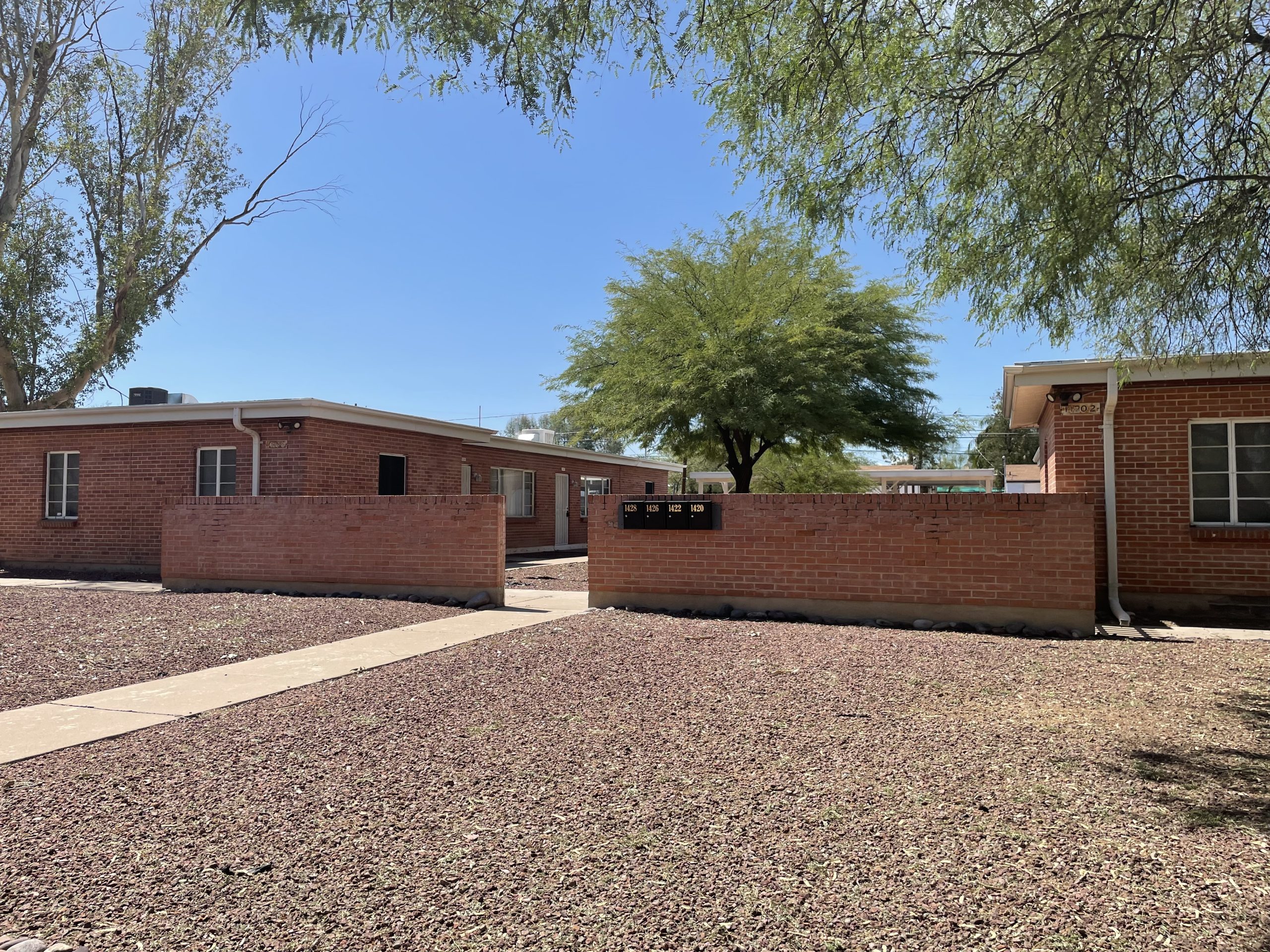 Quiet 2 Bedroom Townhome 3 blocks from Campus