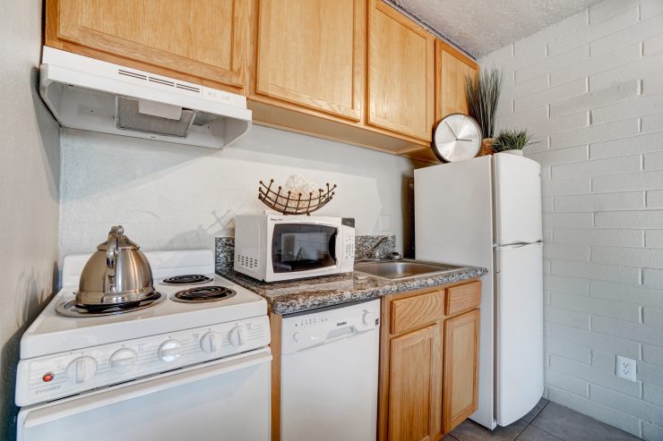 STUDIO APARTMENT HOMES