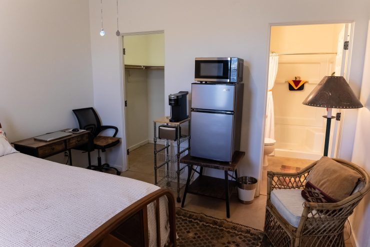Furnished Room/Bath in Barrio Home…