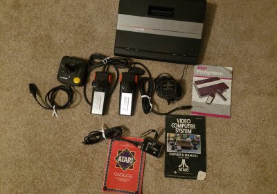 atari-console-and-joysticks