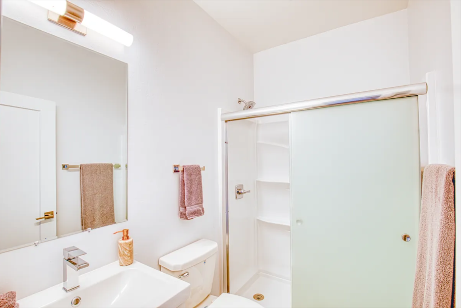 Immediate MOVE IN Bedroom!